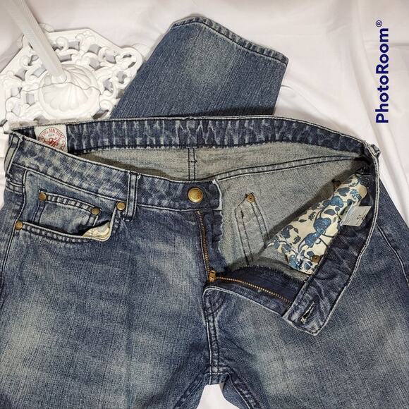 Flying Machine | Light Wash Blue Jeans | Size 32 - Picture 6 of 9